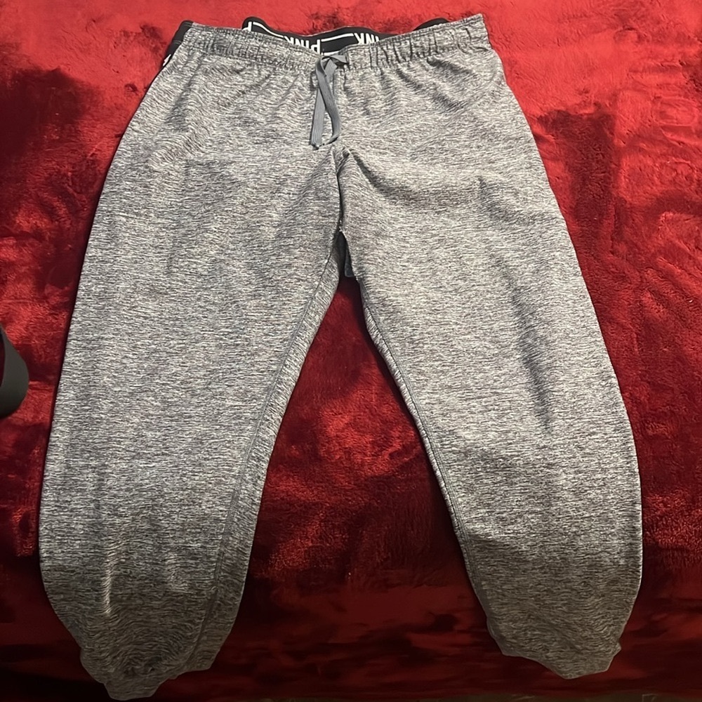 PINK Grey Leggings with black logo going down the sides - Picture 5 of 6